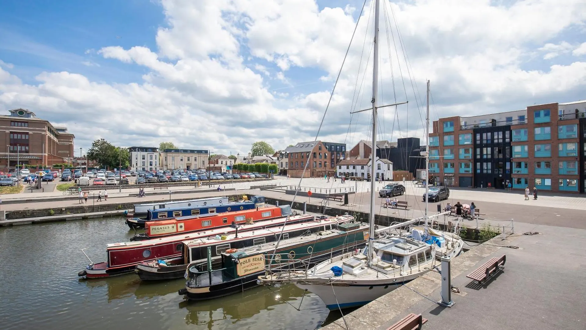 Modern Apartment In Historic Gloucester Quays United Kingdom