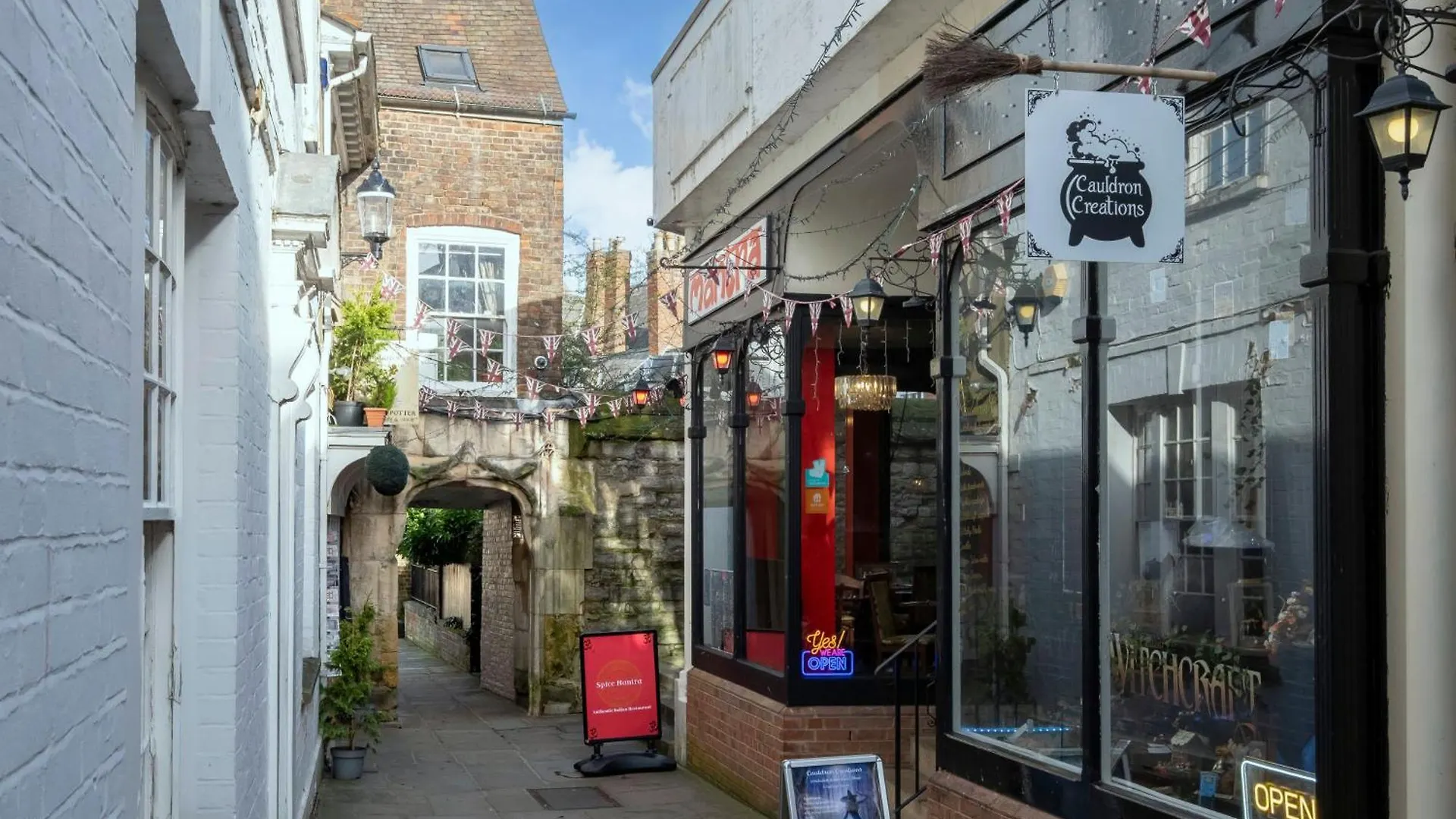 Modern Apartment In Historic Gloucester Quays